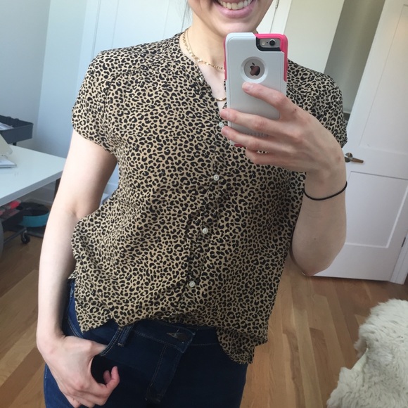 Old Navy Leopard Print Button-Up Top - Picture 3 of 13
